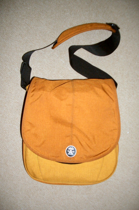 Crumpler Wee Bee - Outside, closed view